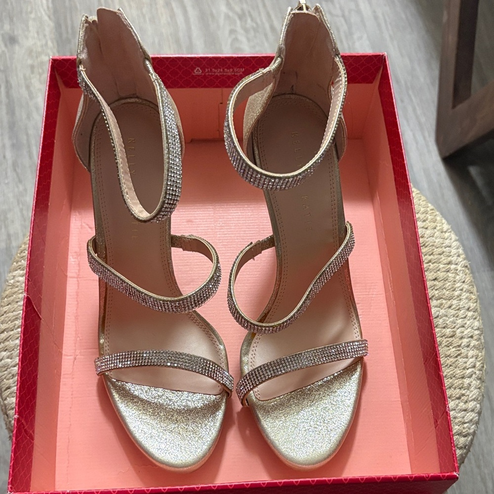 Kelly & Kate Never Worn 9-1/2M Gold Rhinestone Heels